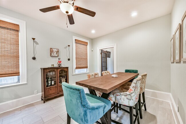 Building Photo - 1121 Market St