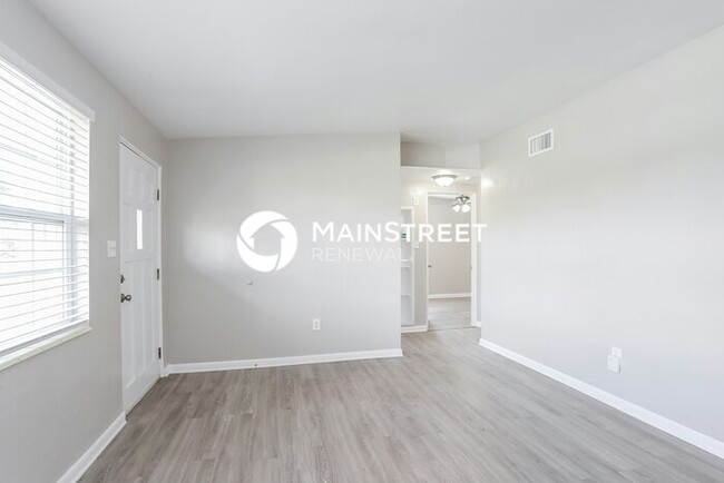 Building Photo - 9564 Crestview St