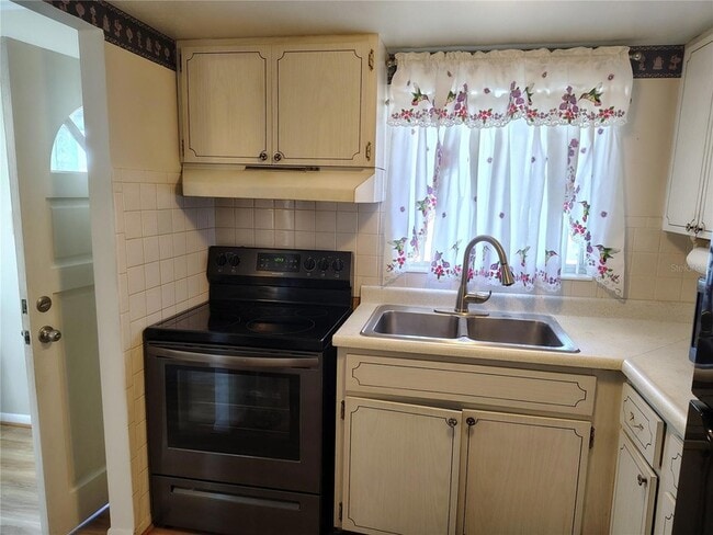 Building Photo - 1818 Restful Dr