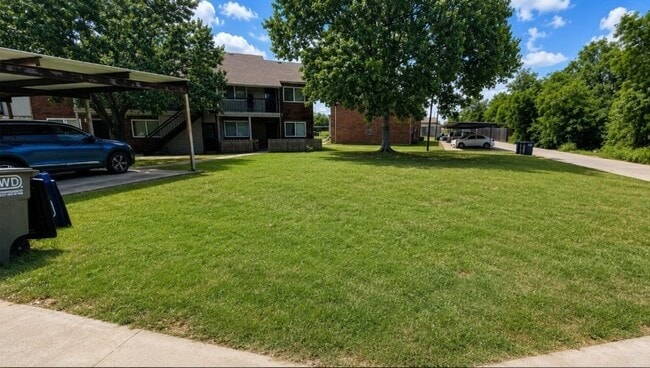 Building Photo - 5630 Brookview Ct