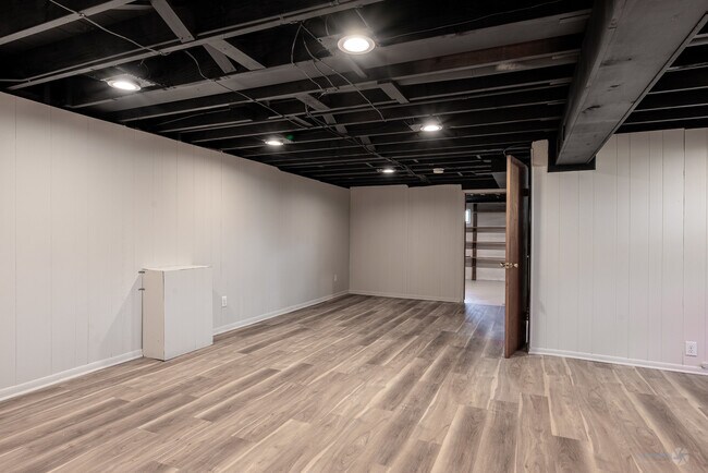 Building Photo - 711 N 3rd Ave