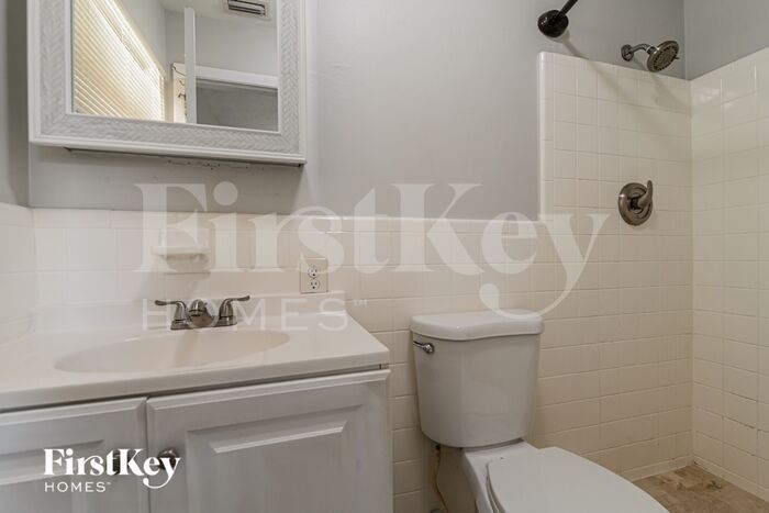Building Photo - 4762 West Dr