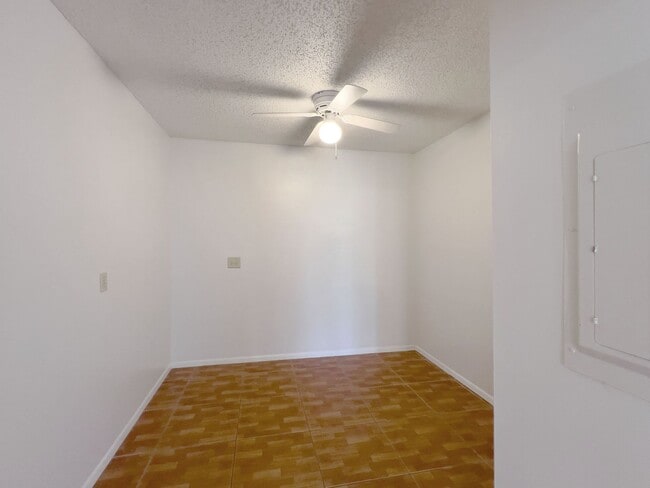 Building Photo - Spacious 3-Bedroom, 2-Bathroom in Winter Haven