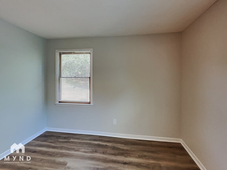 Building Photo - 4317 Freeport Dr