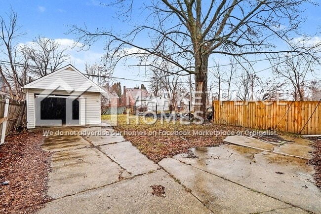 Building Photo - 16501 Fairmount Dr