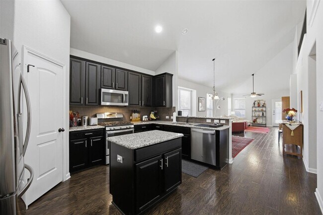 Building Photo - 328 Rock Mill Loop