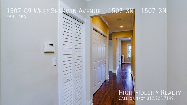 Building Photo - 1507 W Sherwin Ave