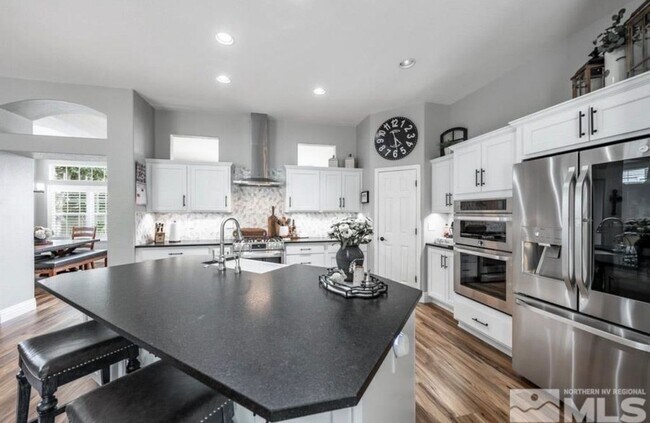 Building Photo - Beautiful Stylish South Reno Home