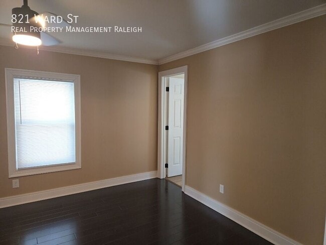 Building Photo - 821 Ward St