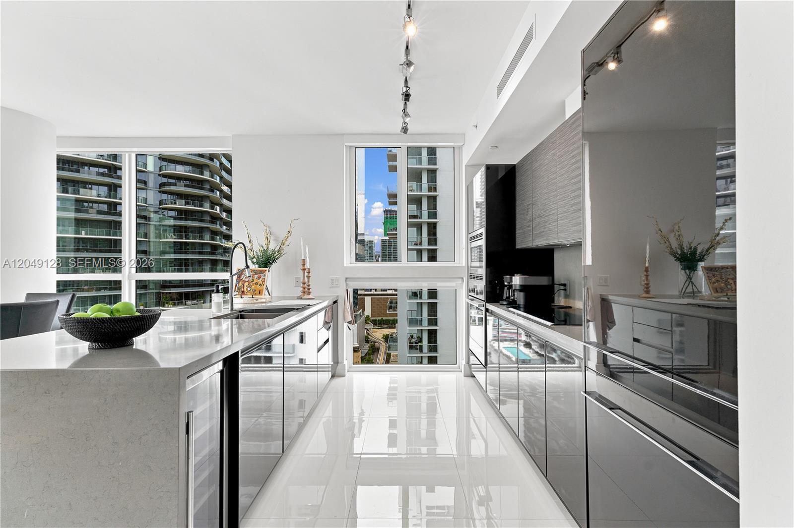 Building Photo - 1080 Brickell Ave