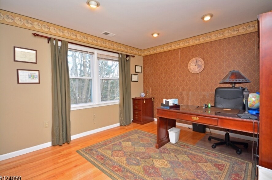 Building Photo - 1124 Van Arsdale Dr