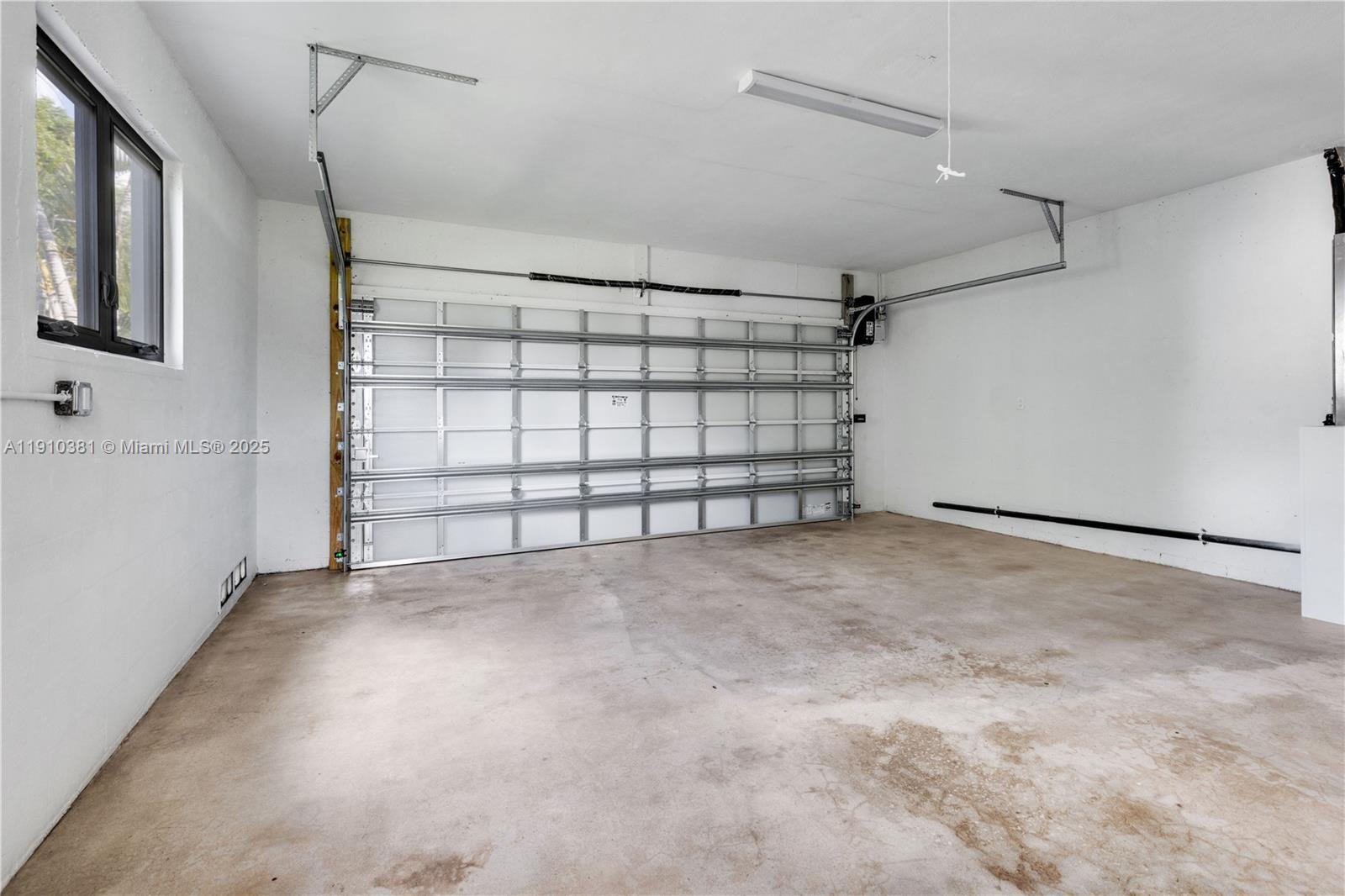 Building Photo - 8000 SW 139th Ter