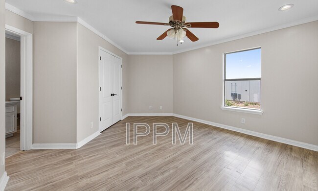 Building Photo - 5601 Wild Persimmon