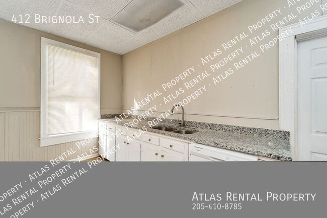 Building Photo - 412 Brignola St