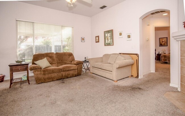 Building Photo - Sycamore Ranch 3 bedroom 2 bath FOR RENT