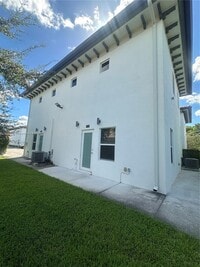 Building Photo - 6400 SW 139th Avenue Rd