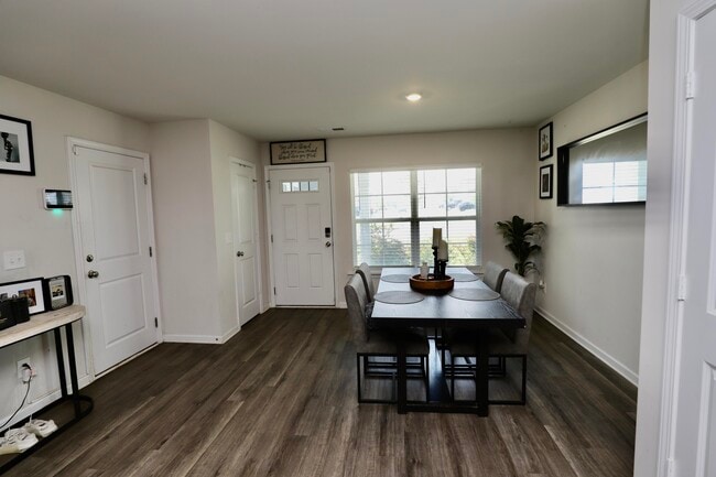 Building Photo - 210 Bevington Brk Ln
