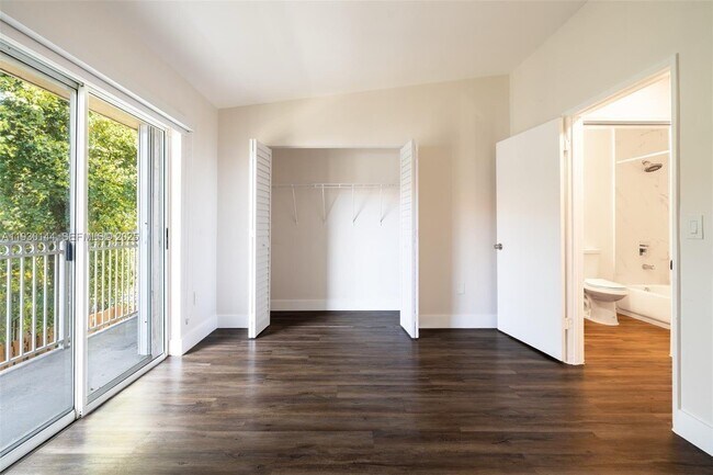 Building Photo - 6806 NW 166th Terrace