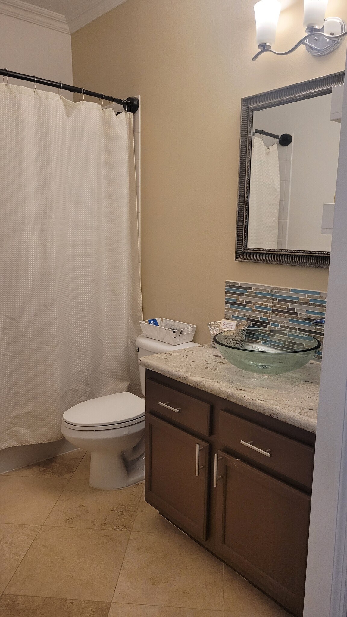 secondary bathroom - 1049 Blackwater Dr