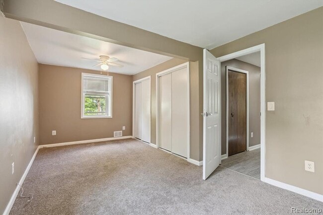 Building Photo - 500 Trombley Rd
