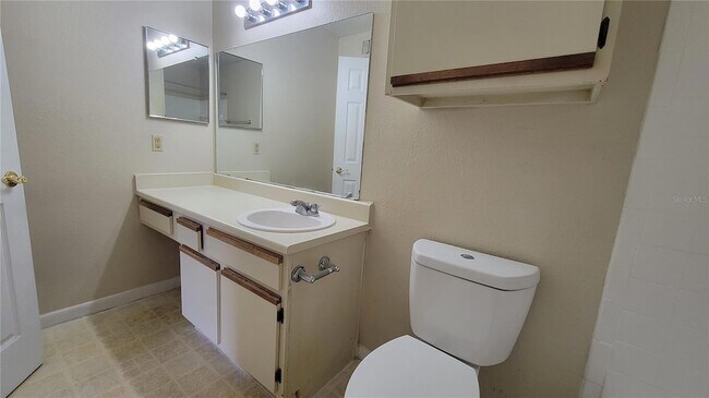 Building Photo - 5500 Devonbriar Way