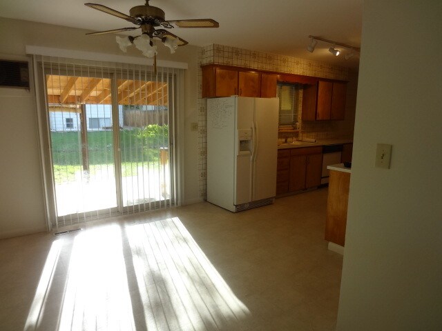 Building Photo - 1117 Ponderosa Dr
