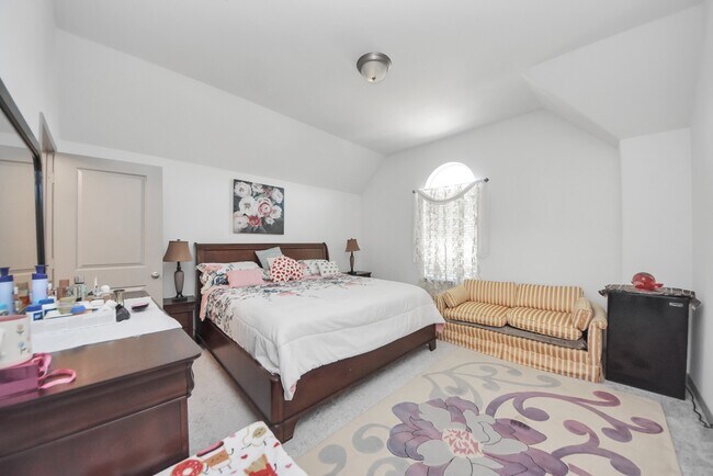 Building Photo - 1911 Sapphire Pines Ln