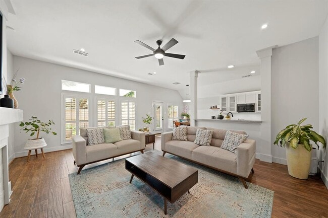 Building Photo - 3718 Paigewood Dr