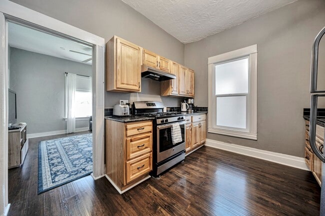 Building Photo - 712 S 900 E