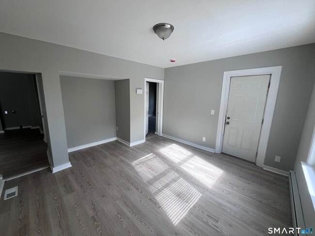 Building Photo - 144 Clark St