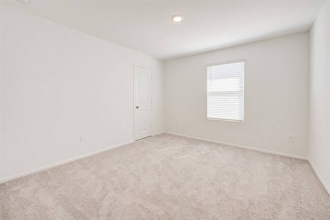 Building Photo - 17827 Pemswood Dr