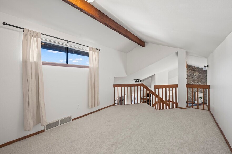 Loft - 501 Manhattan Dr