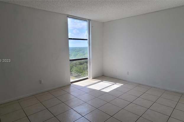 Building Photo - 13499 Biscayne Blvd