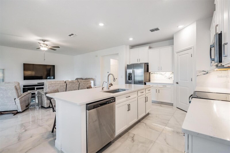 Building Photo - 10381 Tupper Cay Dr