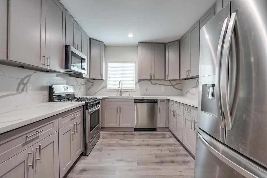 Building Photo - 343 Warren Ln (B)