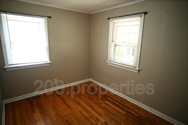 Building Photo - 1200 S Vermont Ave