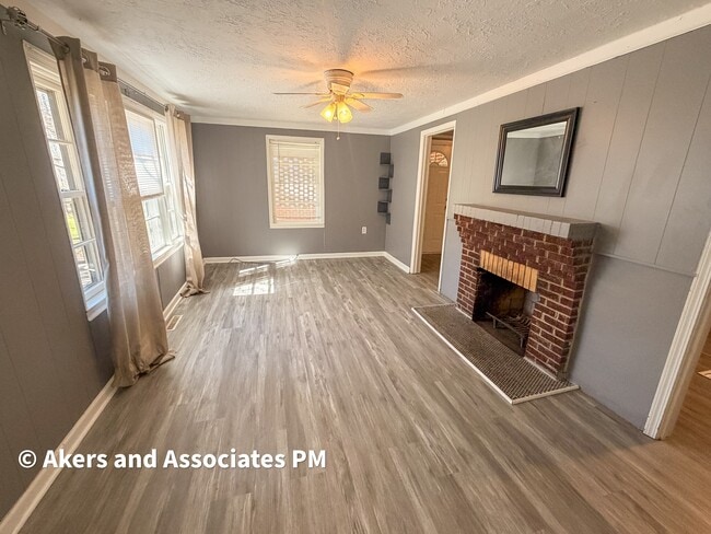 Building Photo - 104 Jackson Rd