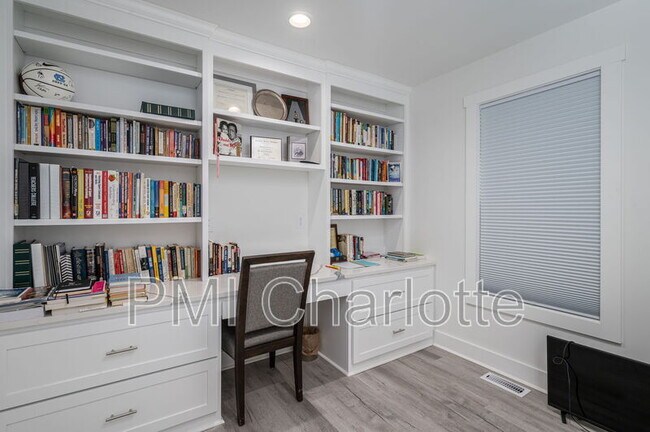 Building Photo - 2128 Chatfield Rd