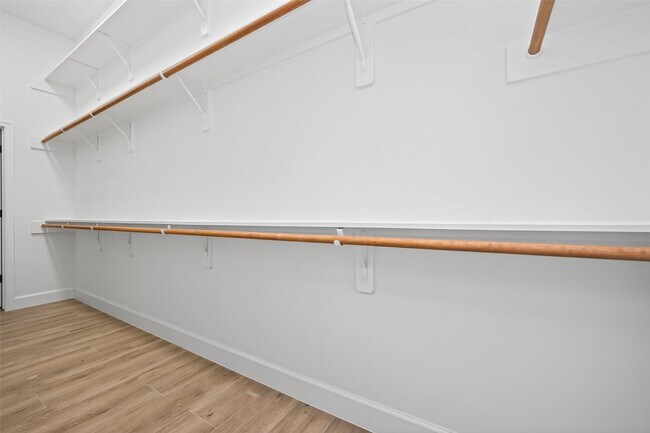 Building Photo - 3117 Cedar Knolls Dr