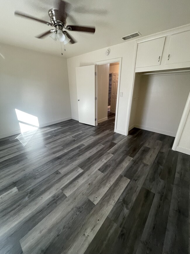 Building Photo - 1215 Whyler Rd