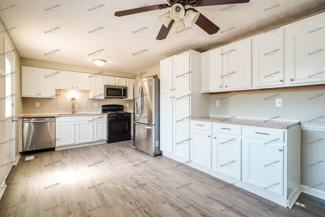 Building Photo - 2576 Willow Park Rd