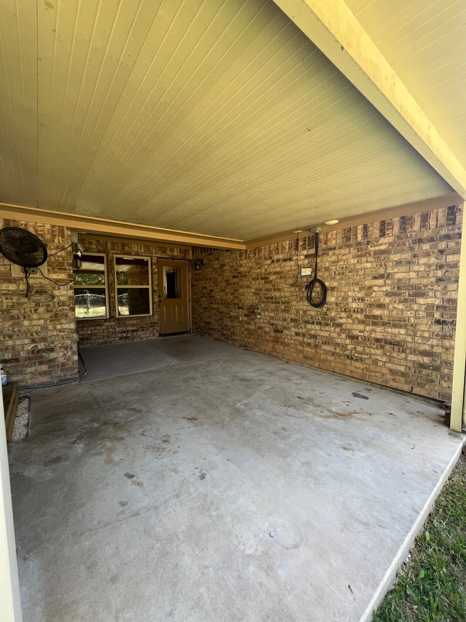 Building Photo - 306 Lux Dr