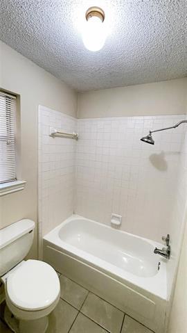Building Photo - 6119 Kingswood Dr