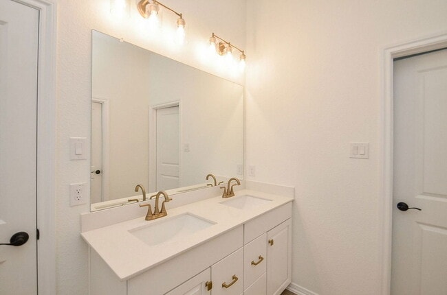 Building Photo - 130 W Coralburst Lp