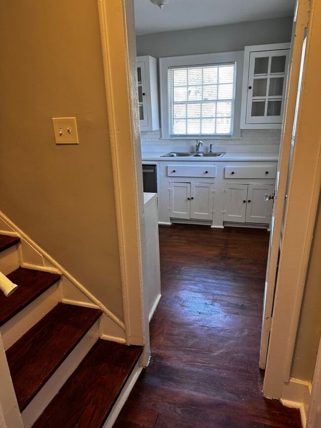 Building Photo - East Nashville 4 Bedroom
