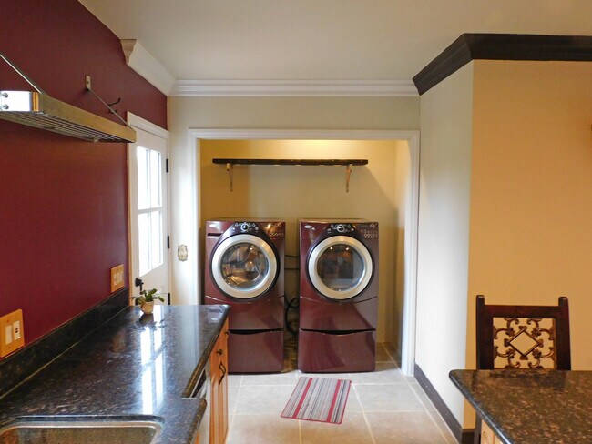 Building Photo - 56 La Venezia Ct