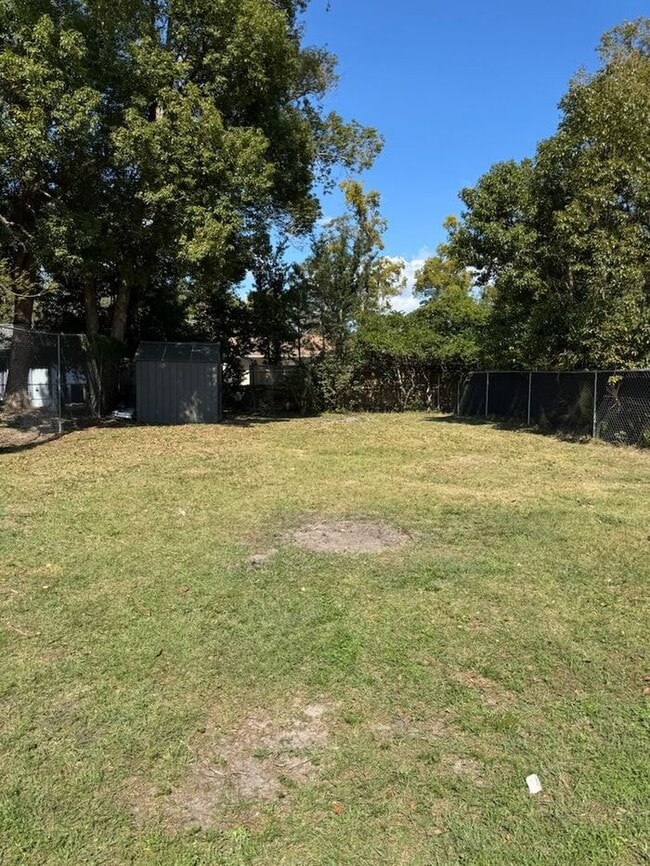 Building Photo - Cozy 2-Bedroom Duplex in Longwood – Availa...