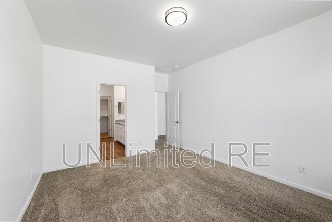 Building Photo - 371 Grafton Ct