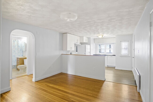 Building Photo - 25 Bailey St