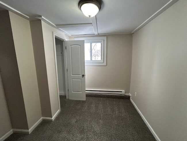 Building Photo - 5 Bed - 1.5 Bath Single Family Home in Lorain